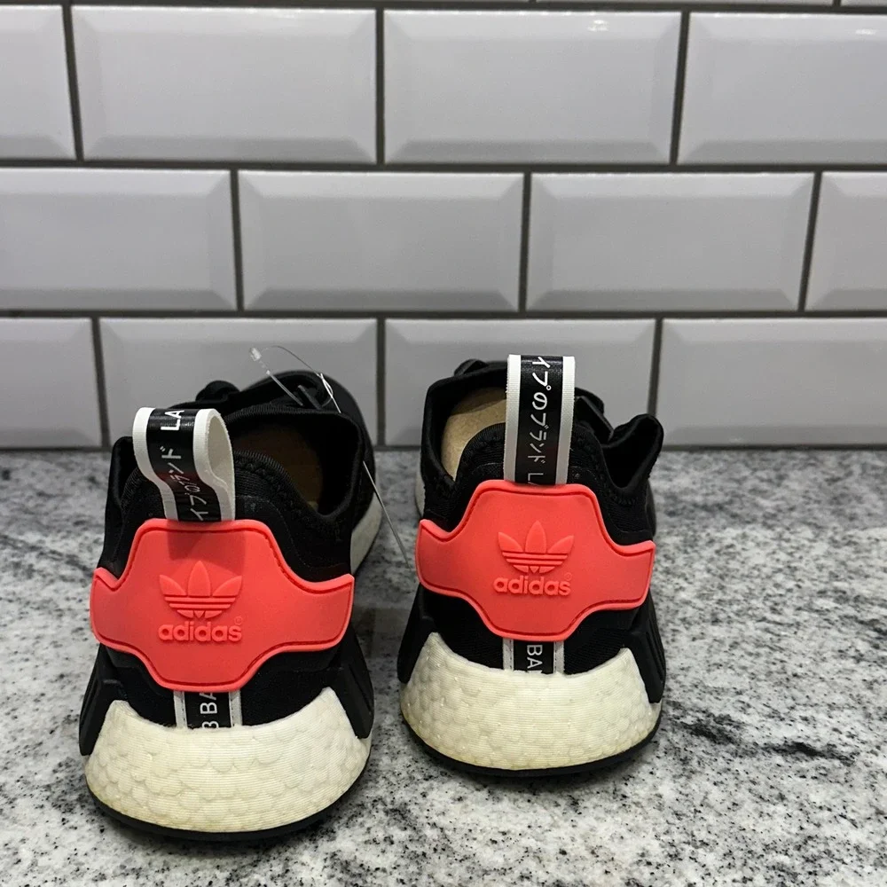 Adidas NMD R1 FV9153 Black Pink Boost Mens Running Lifestyle Shoes Sz‎ 11.5